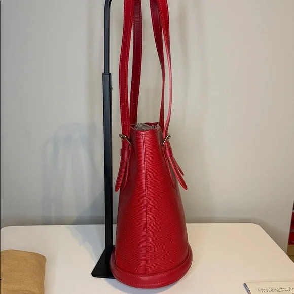 Louis Vuitton EPI Leather Petit Bucket PM Bag with Pouch - Picture 4 of 14